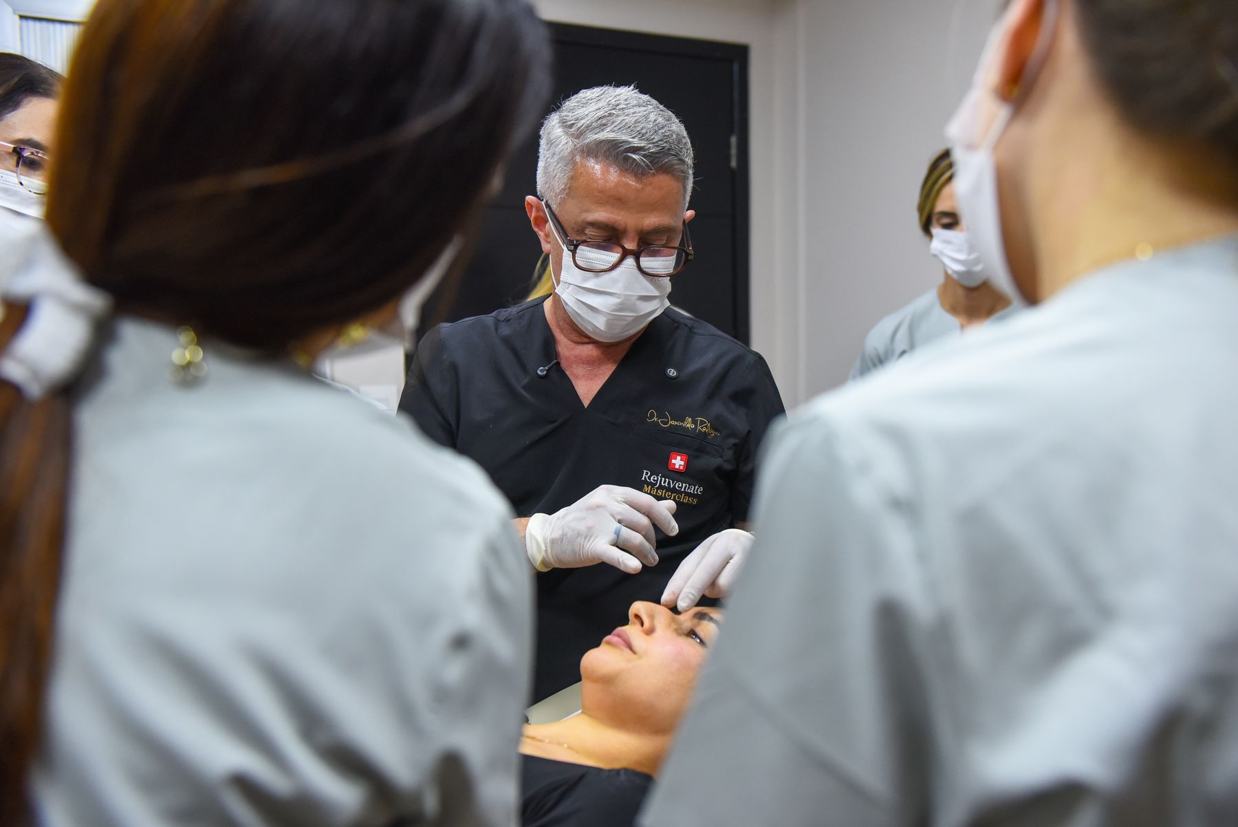Dr. Josenildo Rodrigues em hands-on com a turma